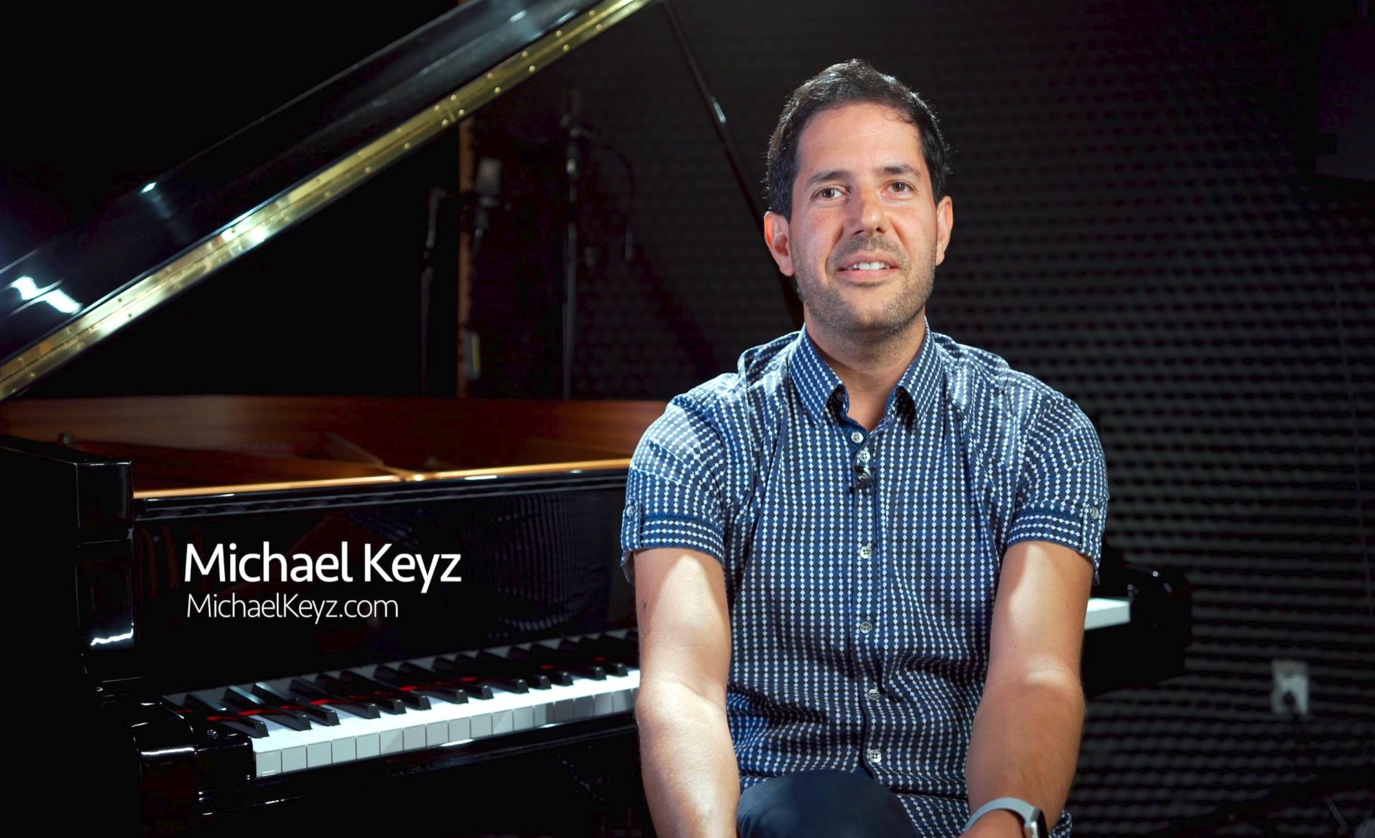 Photo of Michael Keyz at the piano